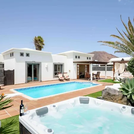 Eslanzarote Rosa, Heated Pool, Jacuzzi, Super Wifi, Sat Tv *