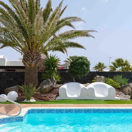 Eslanzarote Rosa, Heated Pool, Jacuzzi, Super Wifi, Sat Tv
