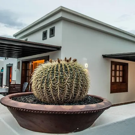 Eslanzarote Rosa, Heated Pool, Jacuzzi, Super Wifi, Sat Tv Villa Playa Blanca (Lanzarote)