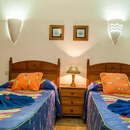 Eslanzarote Rosa, Heated Pool, Jacuzzi, Super Wifi, Sat Tv *